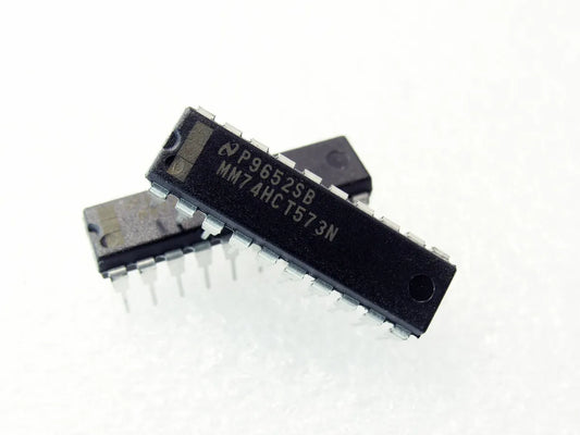 74HCT573 IC